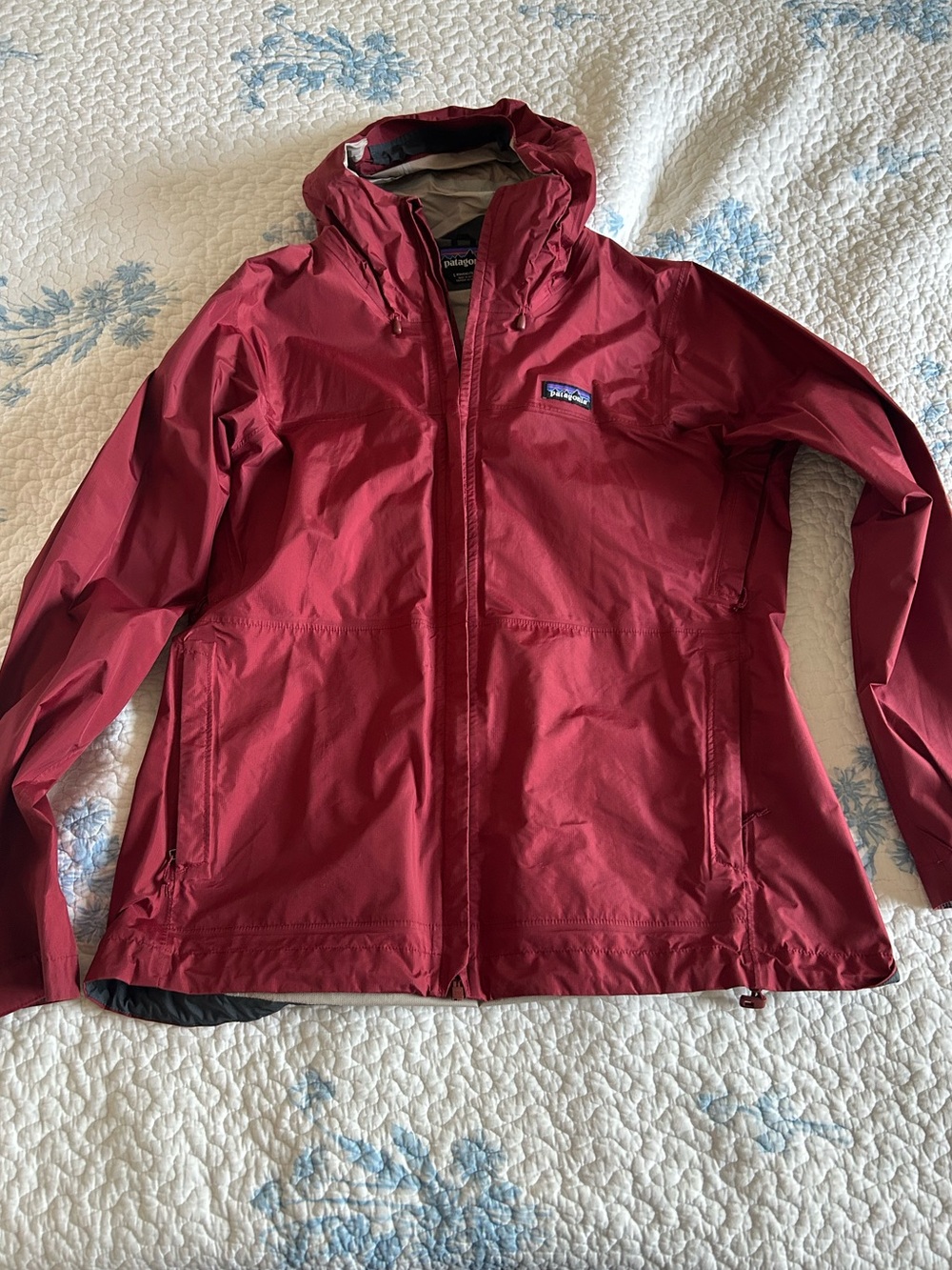 Patagonia Torrentshell Women's Dark Red Hooded Rain Jacket